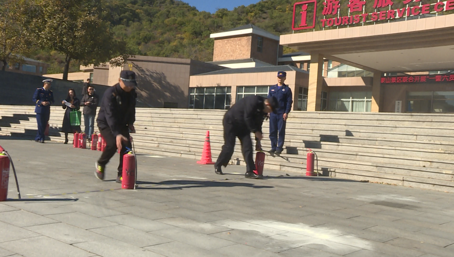 密云区石城镇开展“一警六员”消防基本技能实操培训