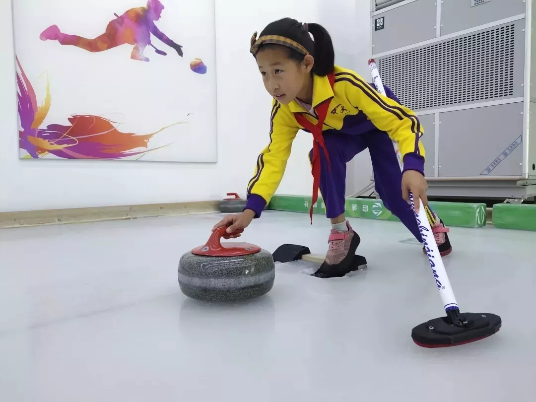 同筑冰雪强国梦！石景山8所学校获评“冰雪运动特色学校”！