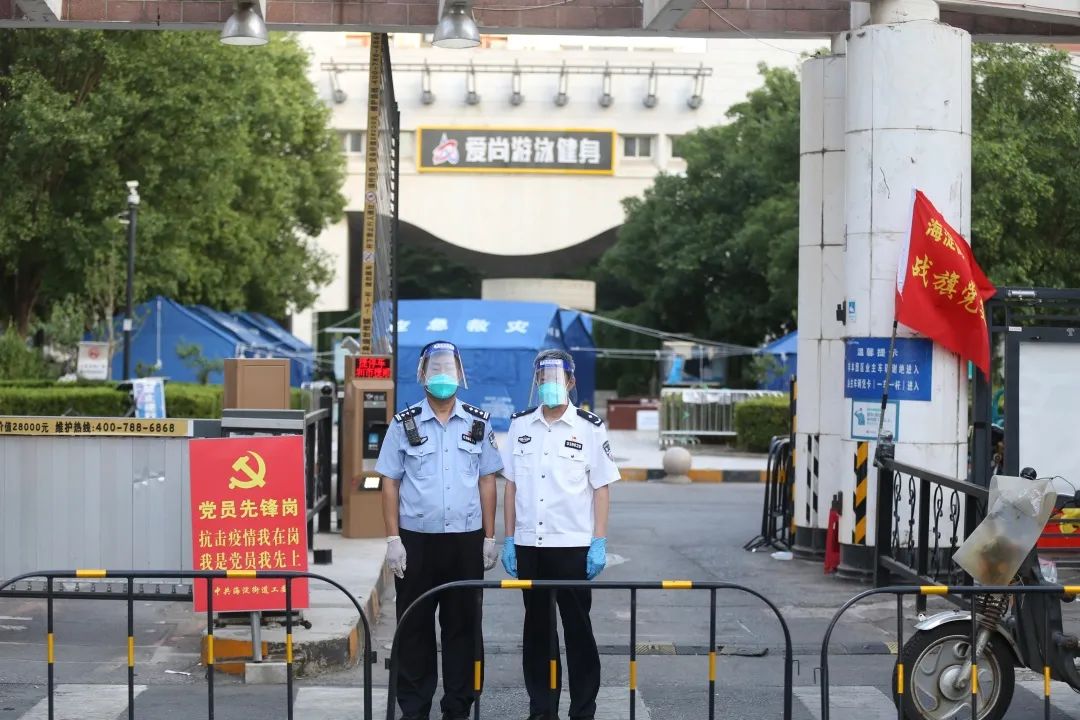 点赞！“60后”老民警冲在抗“疫”一线