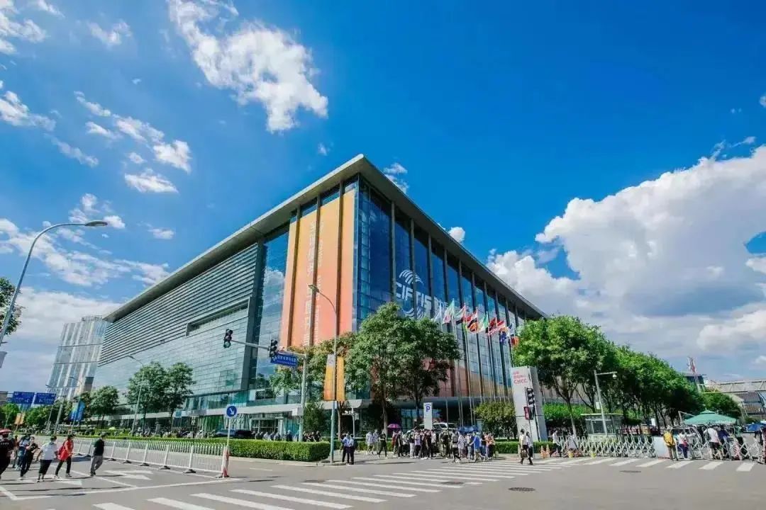 北京主题日朝阳签约2个项目达143亿元，整体签约额预计突破156亿元