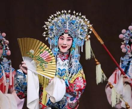 藏在胡同里的戏装厂，一针一线都是传承！