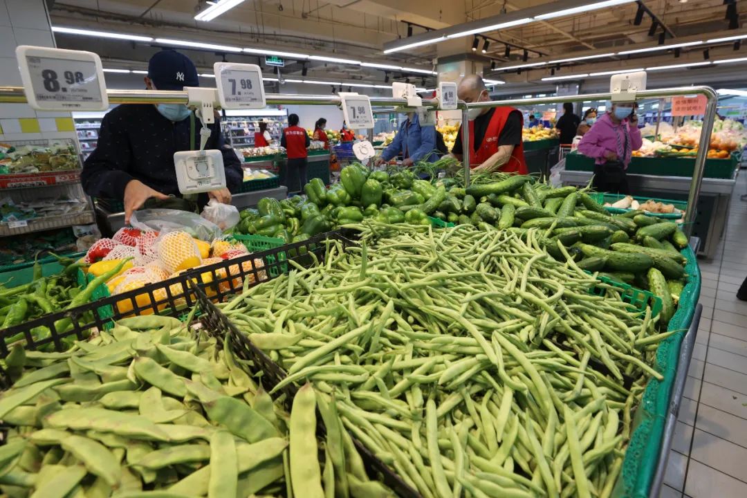 “菜有的是！”记者今晨实地探访东城商超市场——