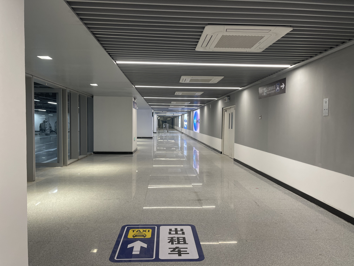 车辆走高架，行人走通廊 北京丰台站“五一”又有新变化