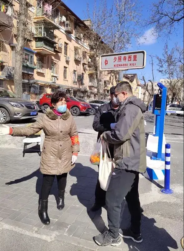 幸福东城 | “元老级”参与者两年坚持扮靓美丽街巷