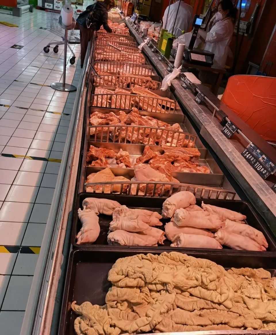 全力保障封控管控区生活必需品，畅通渠道稳供应