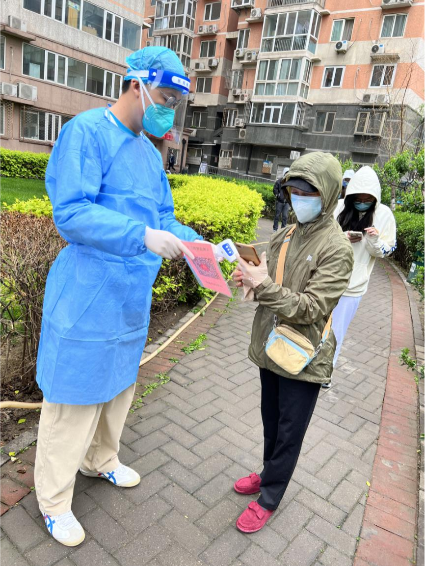 线上线下齐发力，抗疫履职两不误！