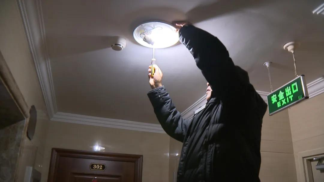 密云区果园街道上河湾社区“摆桌子  听意见”让服务走近居民