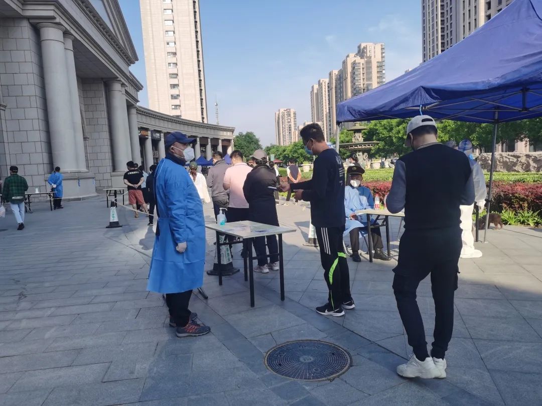 并肩携手勇担当，战疫有我检察蓝