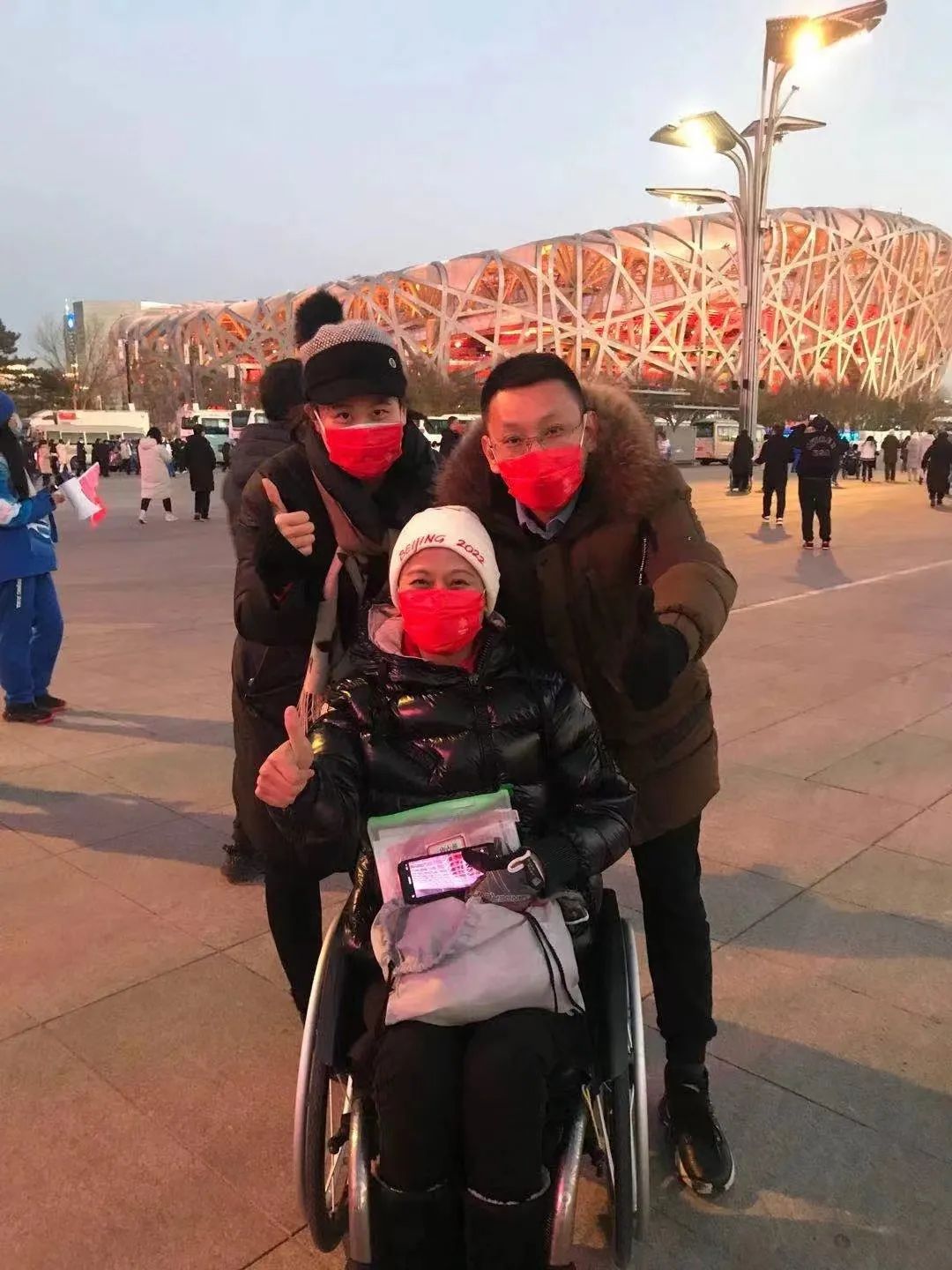 你们绽放生命华彩，我们携手共赴未来！