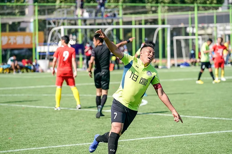 北京市首届社区杯八人制足球赛收官，东城战队载誉而归！