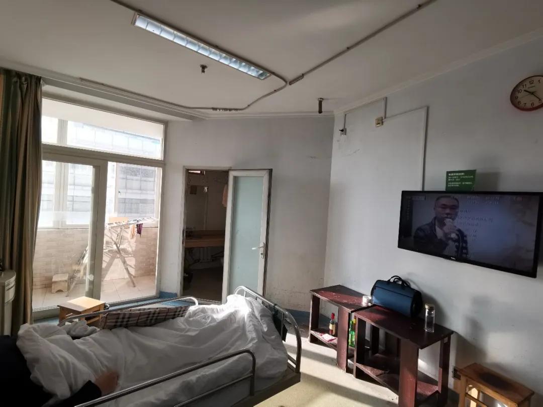 男子霸占医院病房6年改造成家，执行法官出手了！