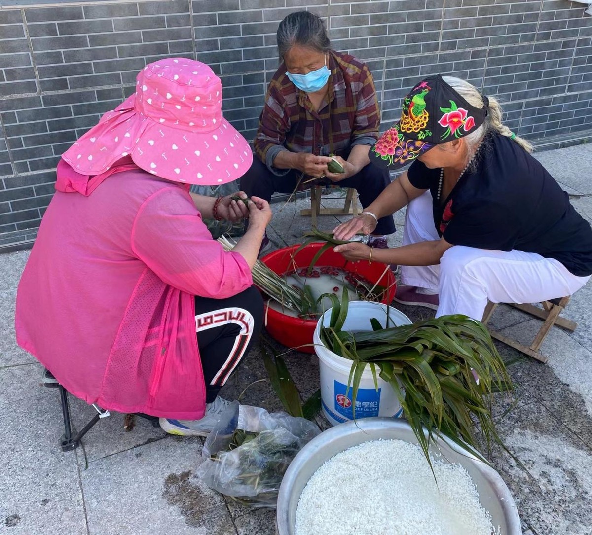 情浓端午节 “粽”享一家亲——新城子镇吉家营村新时代文明实践站开展端午文化活动