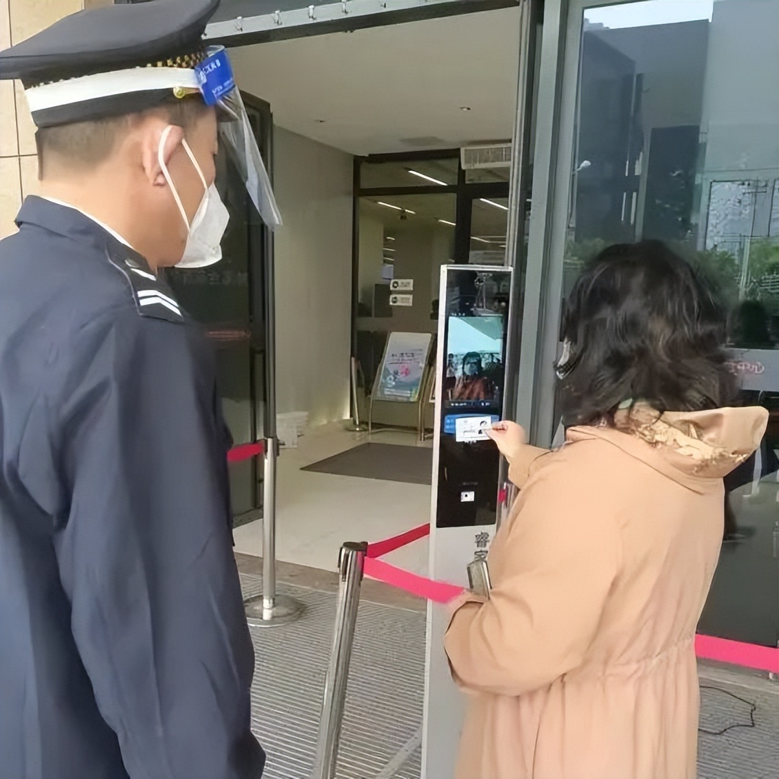 抗疫不放松，服务不断档！“双线作战”的TA们彰显实干担当