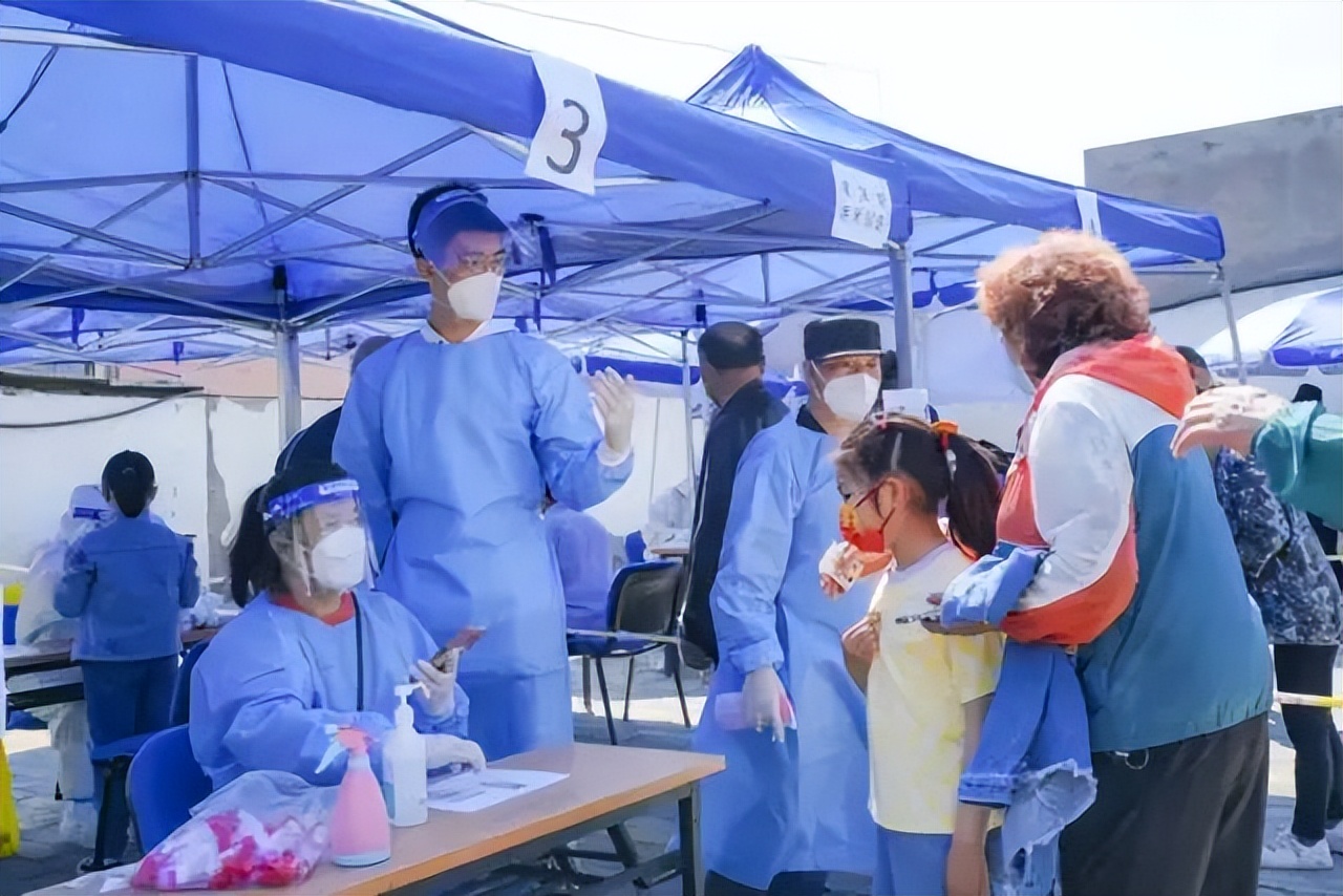 志愿服务筑牢疫情防线，让青春更闪亮