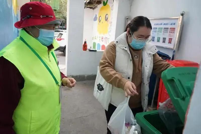 居民主动加入！东城新增“盯桶”力量2312人