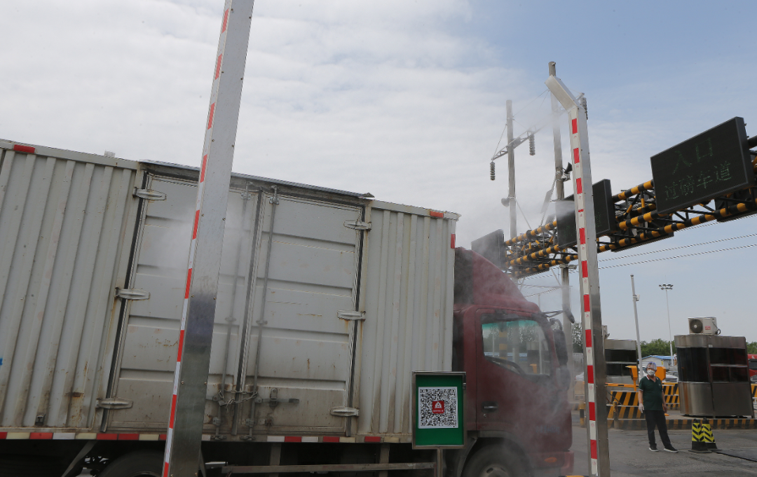 石门市场货车防疫用上消毒“神器”