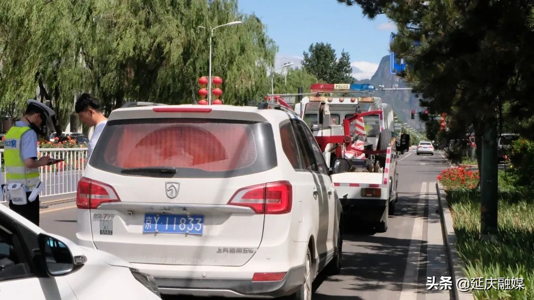 一探究竟！为何礼让斑马线成为延庆交通文明新风尚？