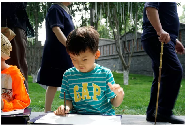 采风前门三里河，小画家画出背街小巷新风貌