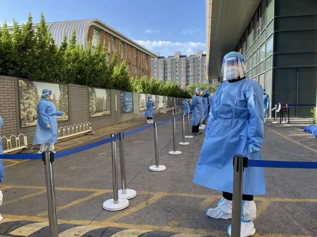 北京法院党员干警积极参与疫情防控