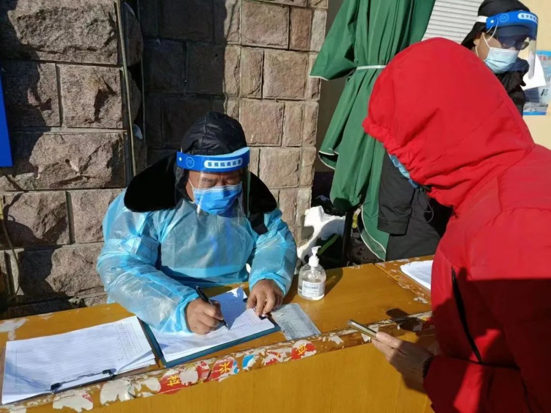 点赞！顺义这对父女接力战“疫”500余小时！