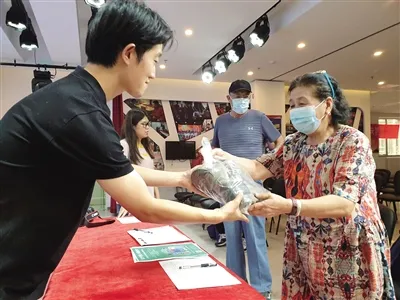 家中闲置物品没处放？这个街道“以废代捐”倡导环保新生活