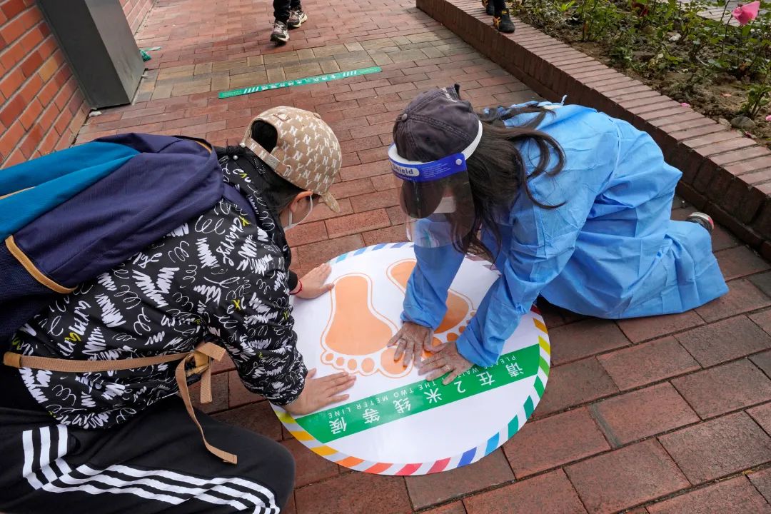 “呼啦圈”变“两米线”隔出最美距离