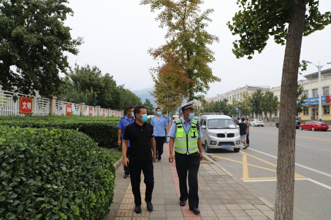 助力创城—密云区太师屯镇开展交通秩序专项执法周行动