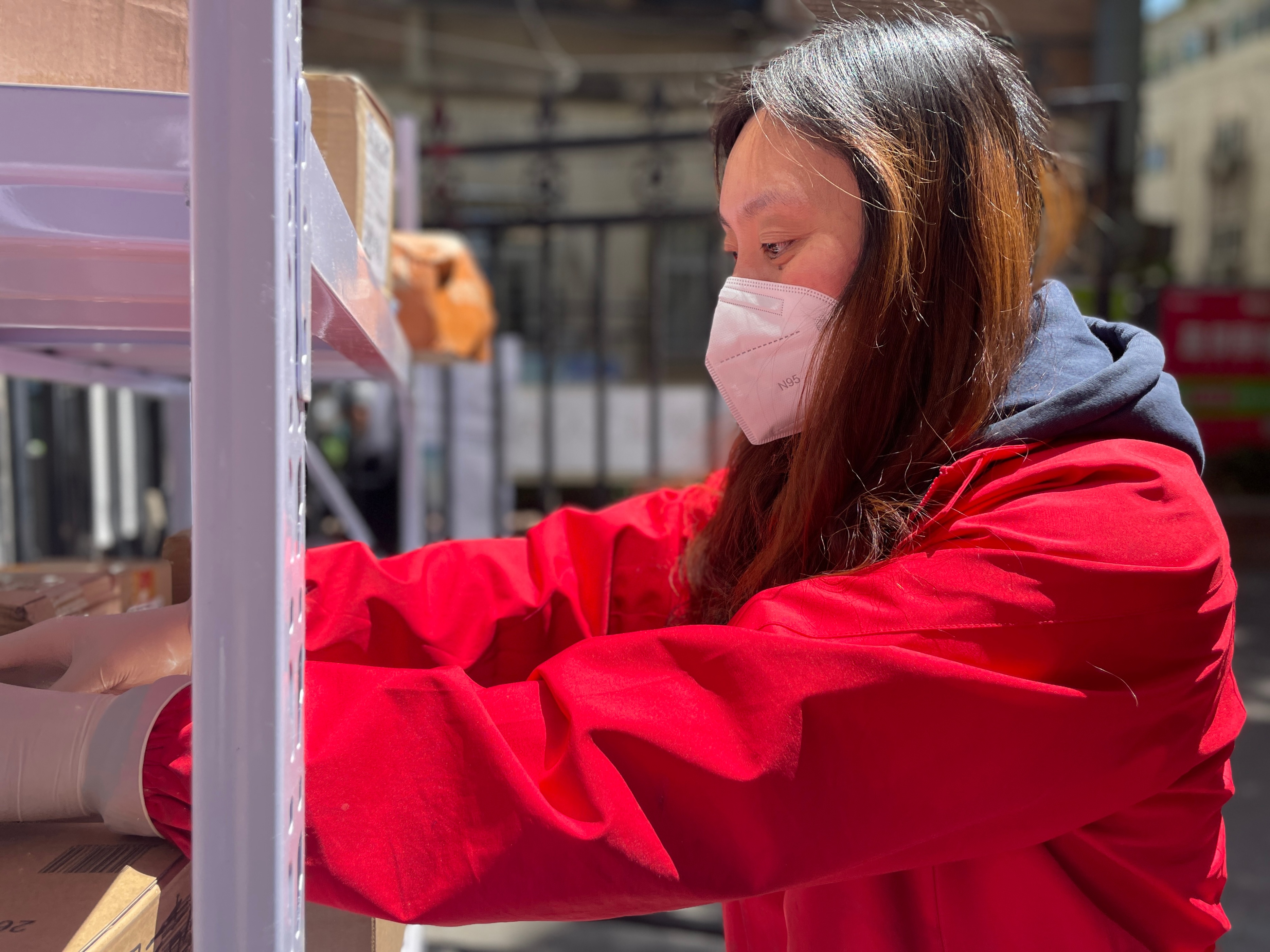 抗疫夫妻爱洒“疫”线诠释别样“异地恋”