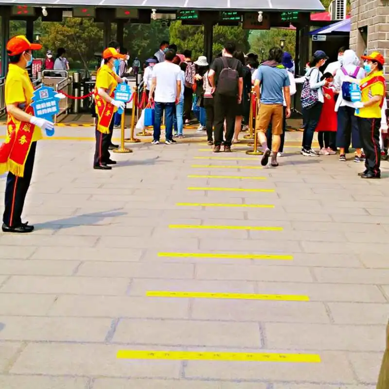 东城区公共文明引导员“五一”期间开展假日志愿服务活动