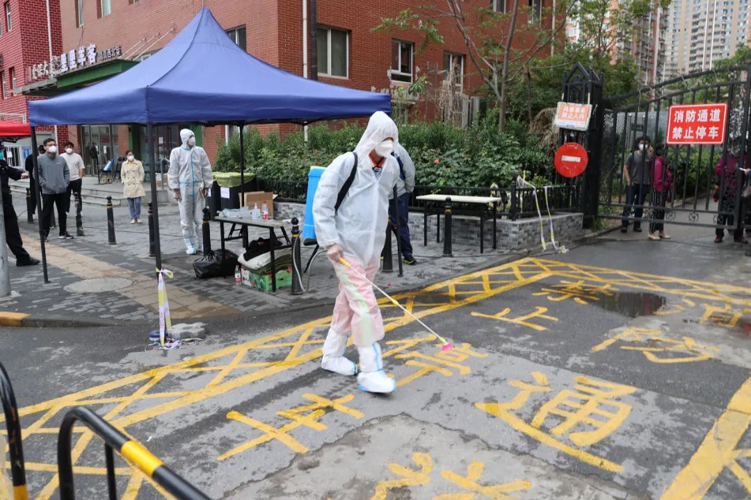 34个温馨服务团队，全力保障广渠家园封控区、管控区居民日常生活