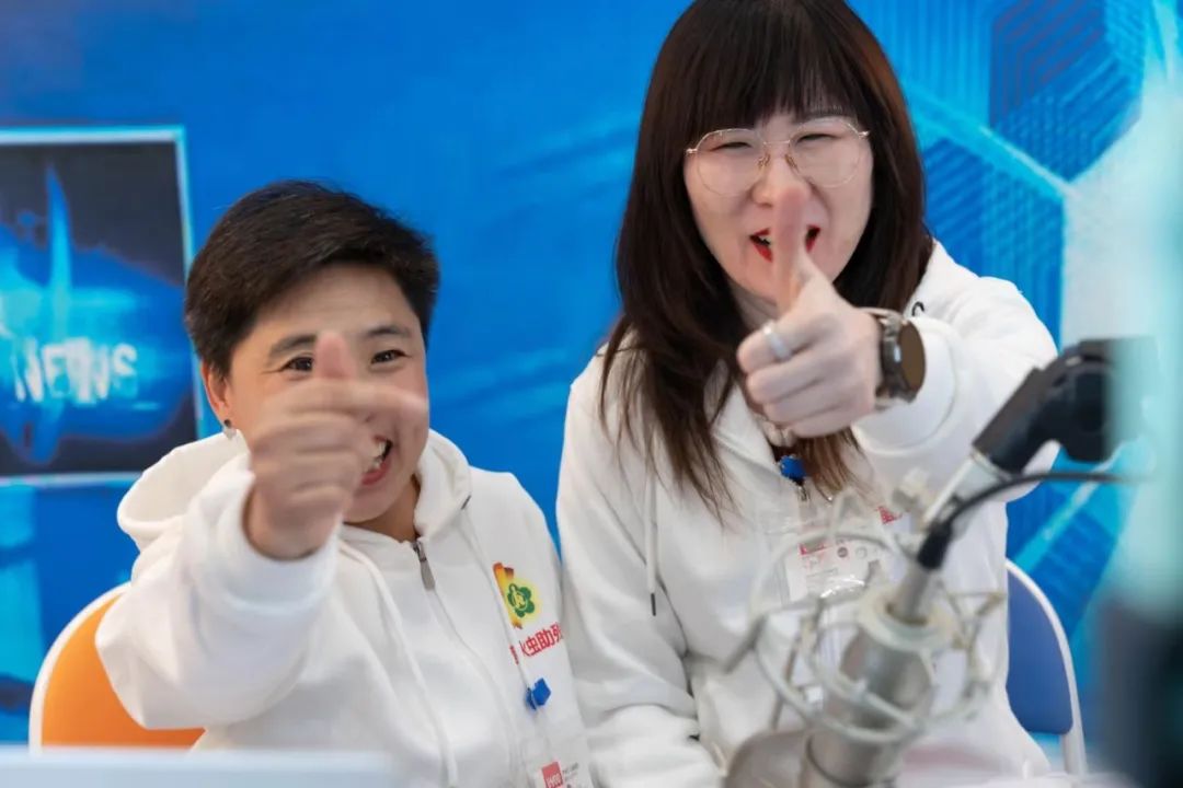 萤荧微光，照亮希望，他们带货，买买买！