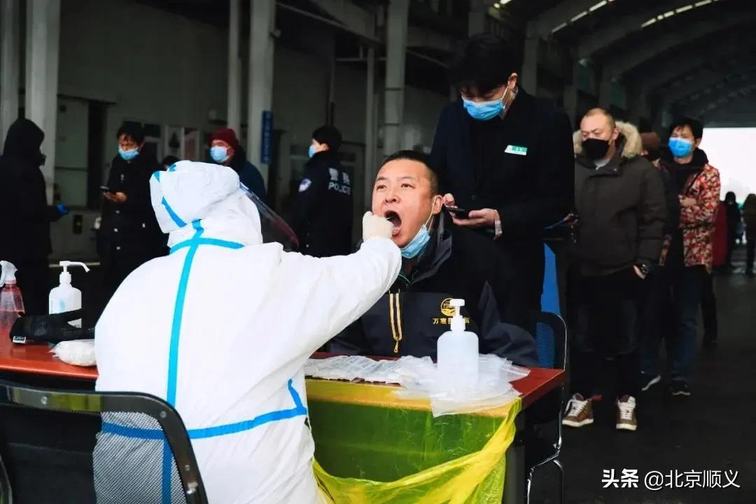 顺鑫石门市场强化疫情防控措施，营造安心购物环境