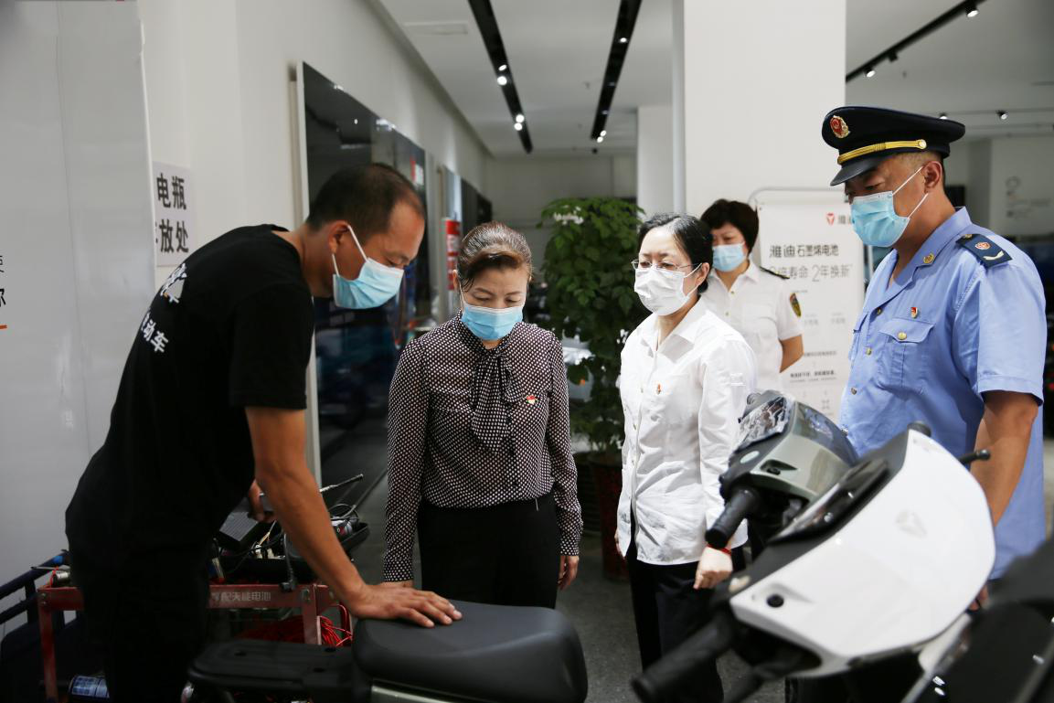 密云区市场监督管理局主要领导带队检查全力保障“国庆”节日市场安全