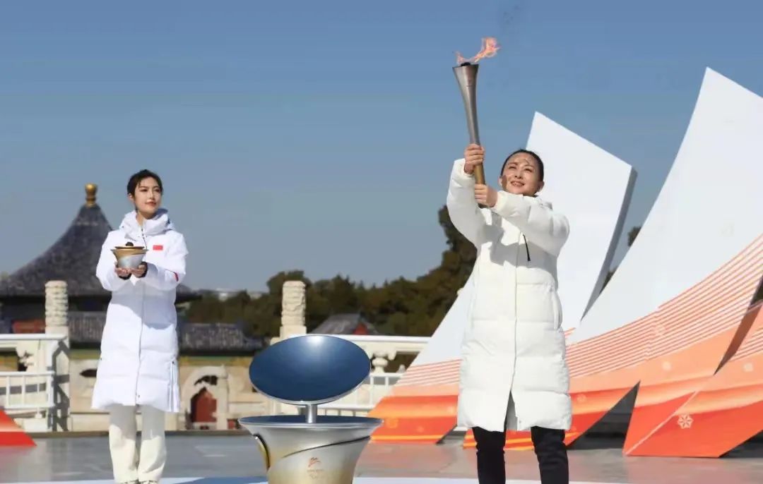 北京2022冬残奥官方火种在天坛公园汇集