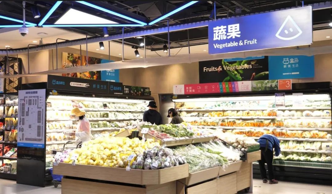 电商配送外卖员以“动”守“静”助抗疫~