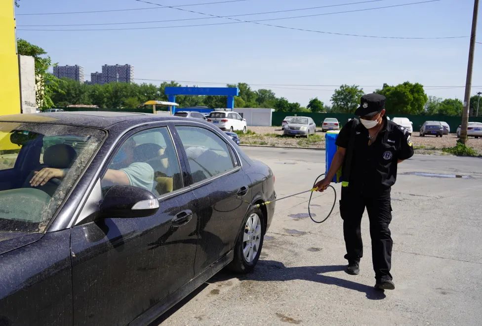 石景山织牢织密施工工地“防疫网”！十一学校、大悦城等重点工程加快建设