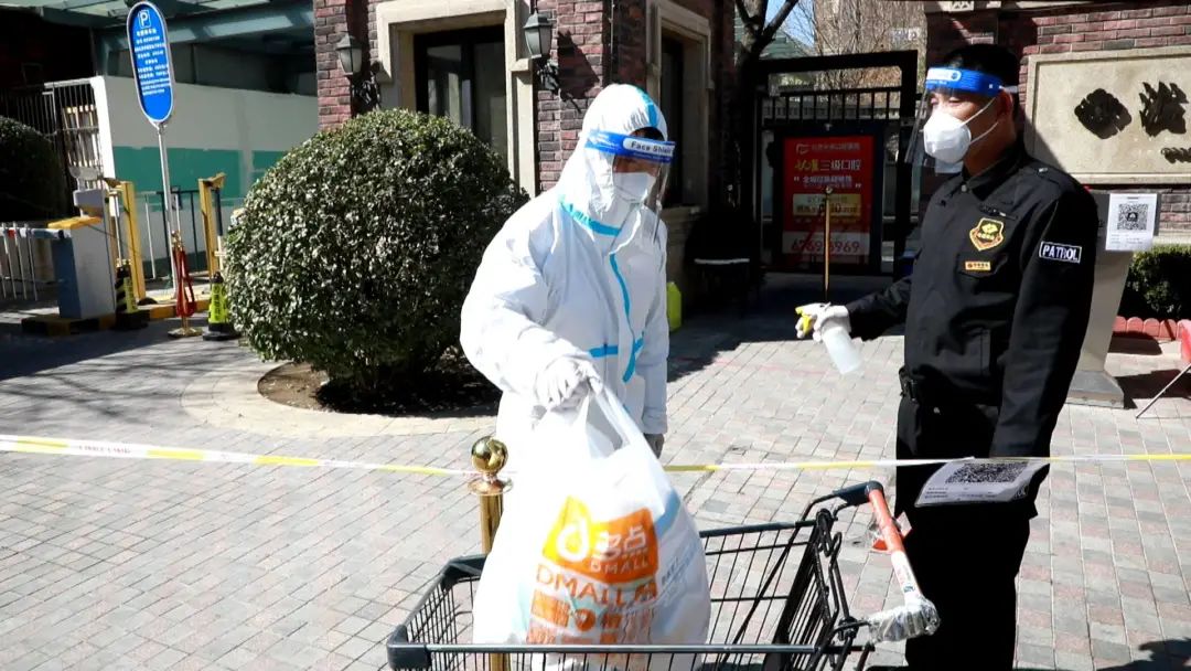 与疫情赛跑，他们争分夺秒，全力出击！