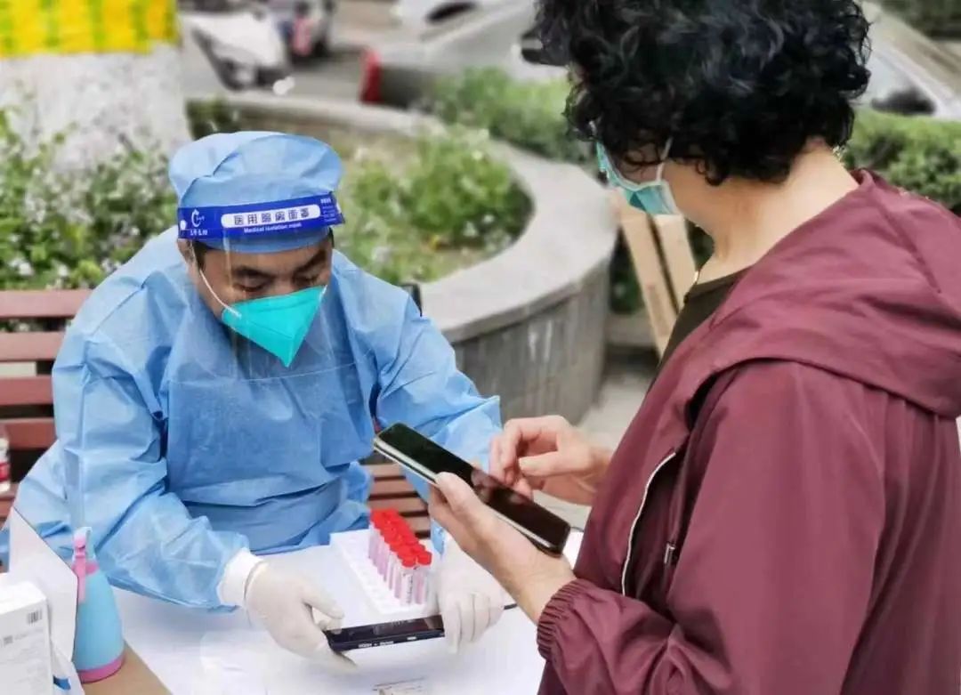 北京法院党员干警积极参与疫情防控