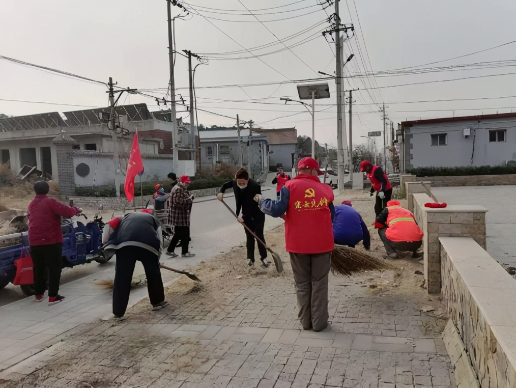 穆家峪镇开展周末大扫除 共享卫生新环境