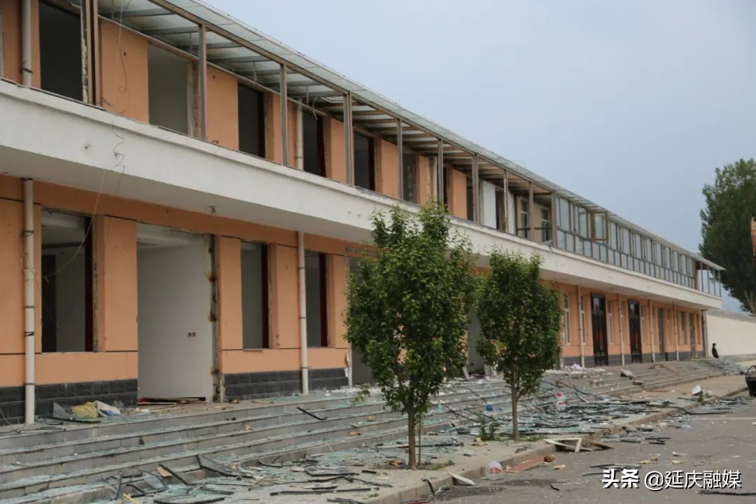 创建基本无违建区丨2000余平方米！延庆区延庆镇依法拆除东屯小产权房商业楼