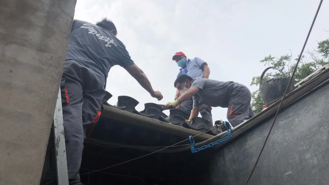 雷雨频繁来袭，忙坏了这群“检漏”人