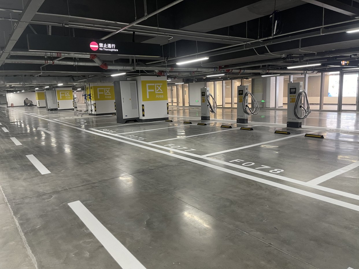 车辆走高架，行人走通廊 北京丰台站“五一”又有新变化