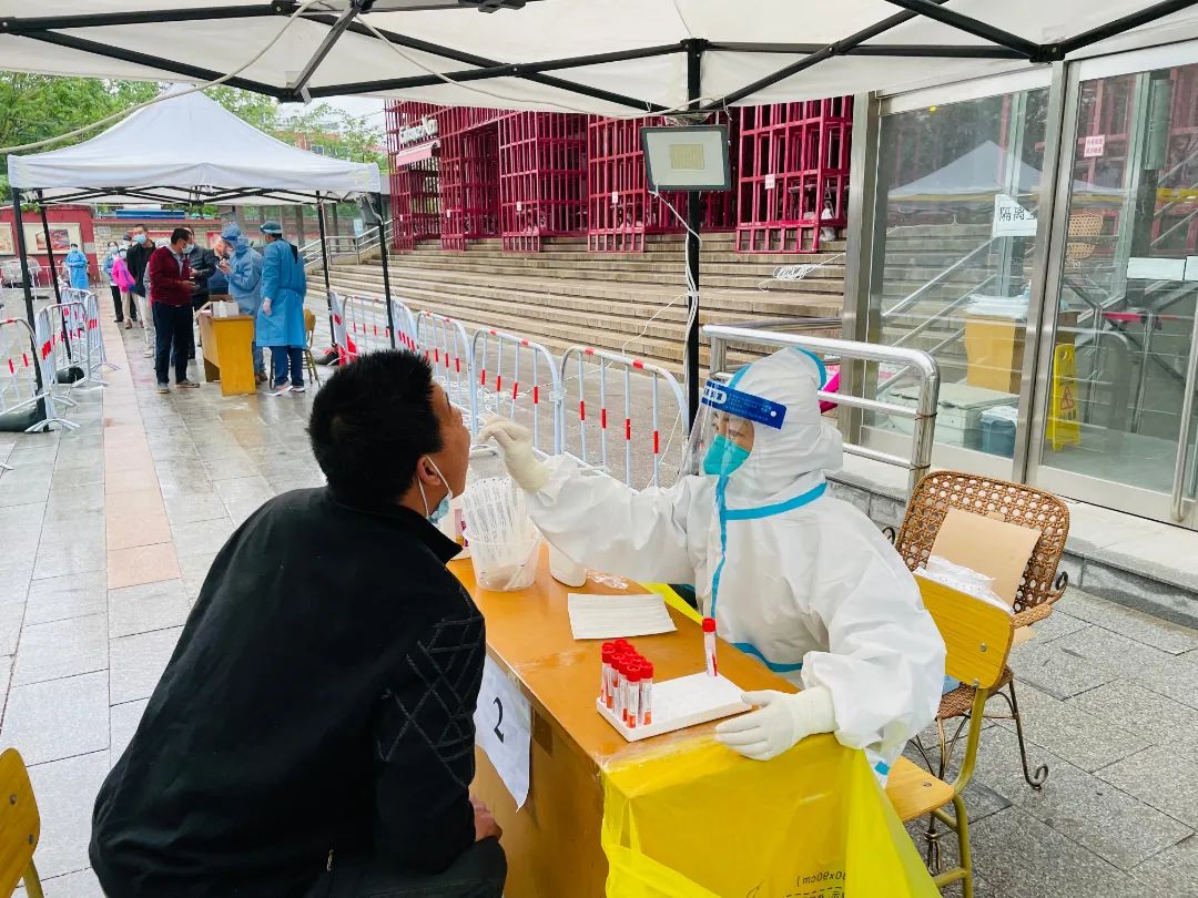 “呼啦圈”变“两米线”隔出最美距离