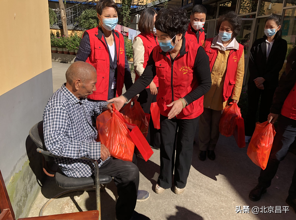 传递爱心！“双子座”李华萍，坚持把公益事业做一辈子