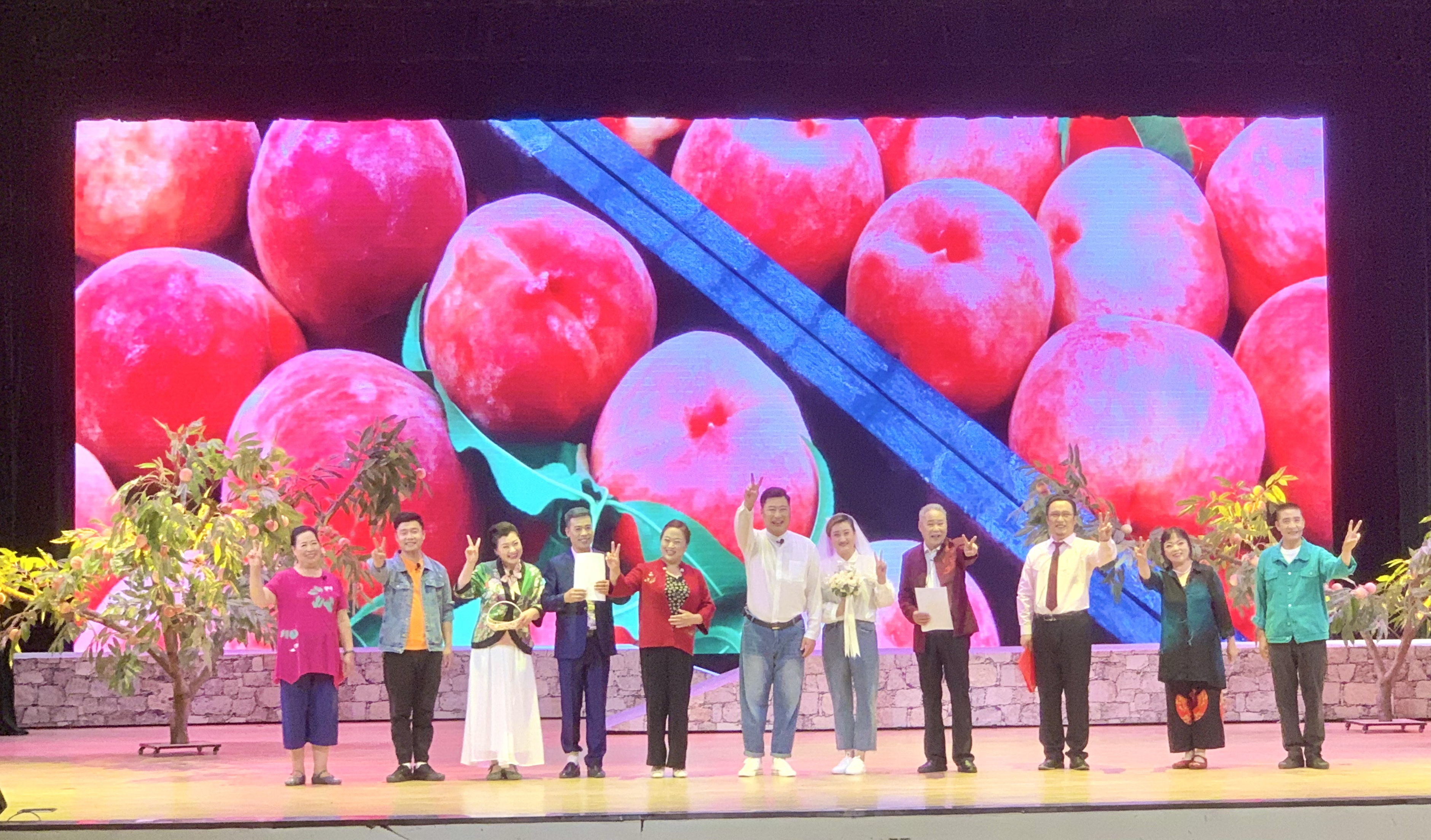 平谷区推出原创现代评剧《国宴桃》献礼“建党100周年”