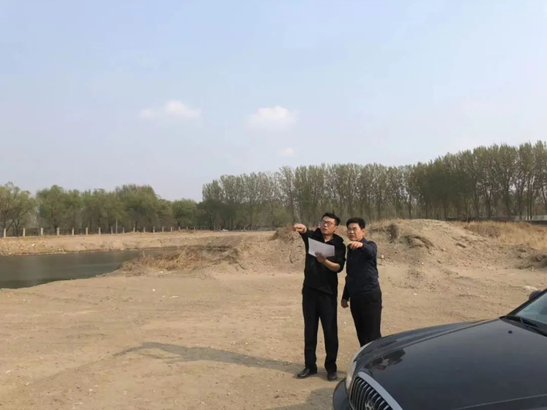 他是“工作狂”，也是“热心肠”，更是同事们的榜样！