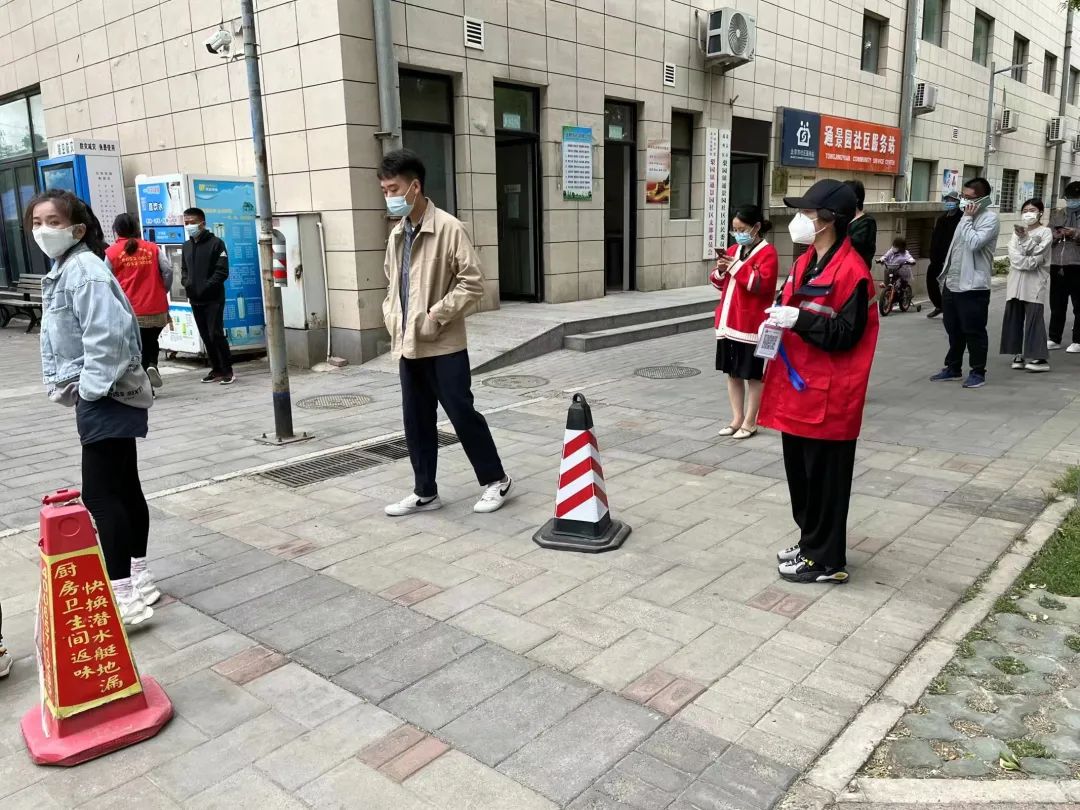 并肩携手勇担当，战疫有我检察蓝