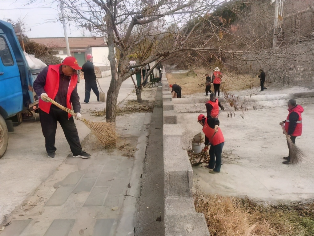 穆家峪镇开展周末大扫除 共享卫生新环境