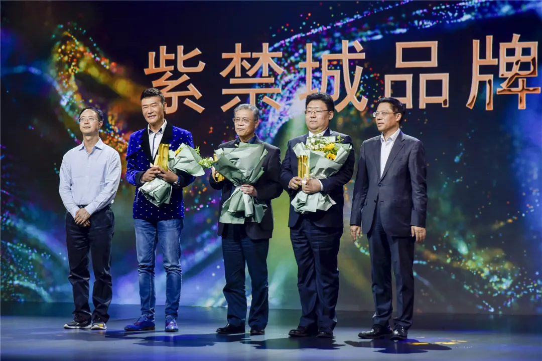 2020北京时装周“追光”之旅落幕