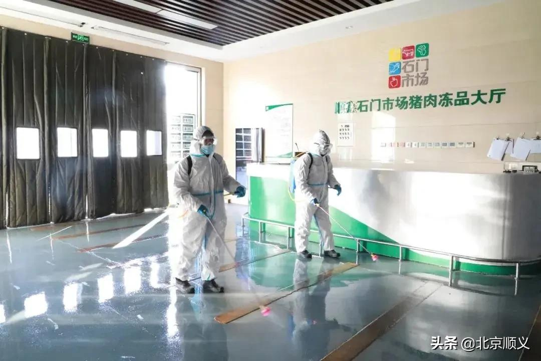 顺鑫石门市场强化疫情防控措施，营造安心购物环境